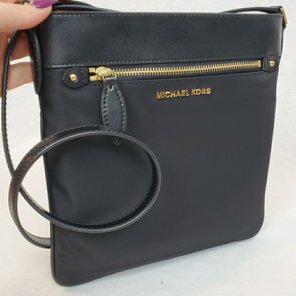 Sold 🔴 MK Connie Large NS Crossbody Black - Picture 2 of 6